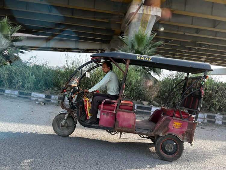 11 Limuzyna na indyjskiej ulicy